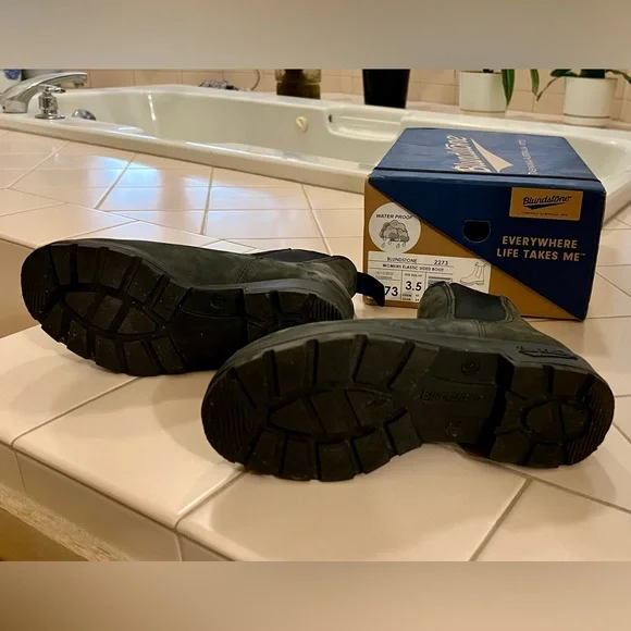 EUC Blundstone 2273 Rustic Black Waterproof Thermal Leather Boots - Picture 7 of 7